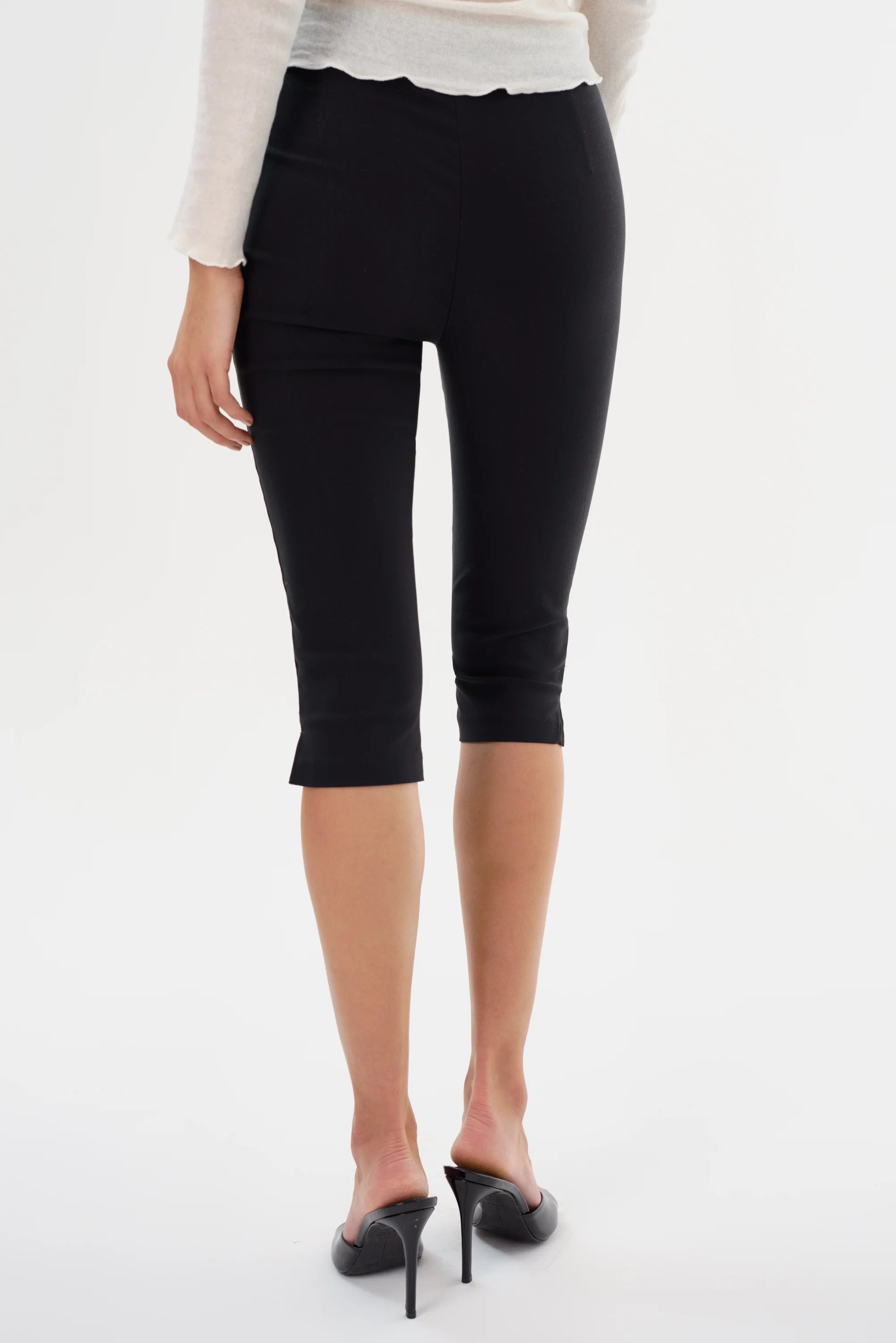 LaMarque Stretch Capri-XS ONLY