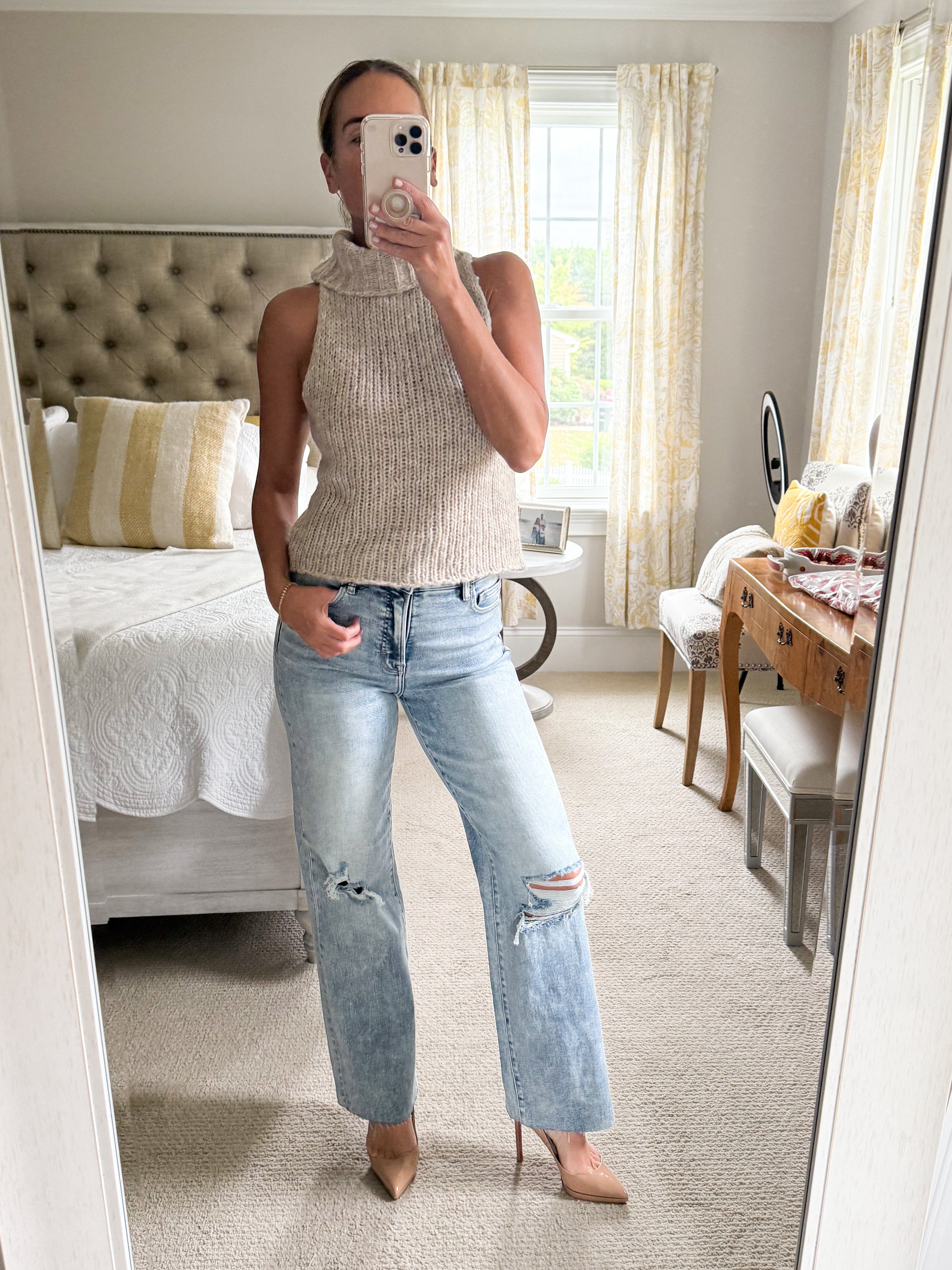 Sadie and Sage Sleevless Turtleneck