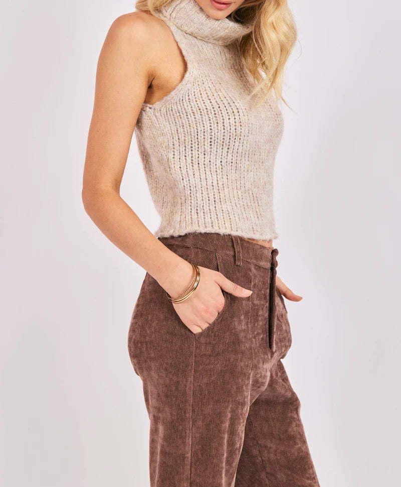 Sadie and Sage Sleevless Turtleneck